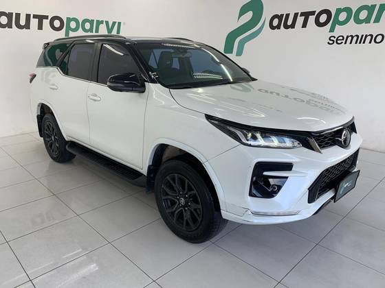 TOYOTA HILUX SW4 2.8 D-4D TURBO DIESEL GR-S 7L 4X4 AUTOMÁTICO